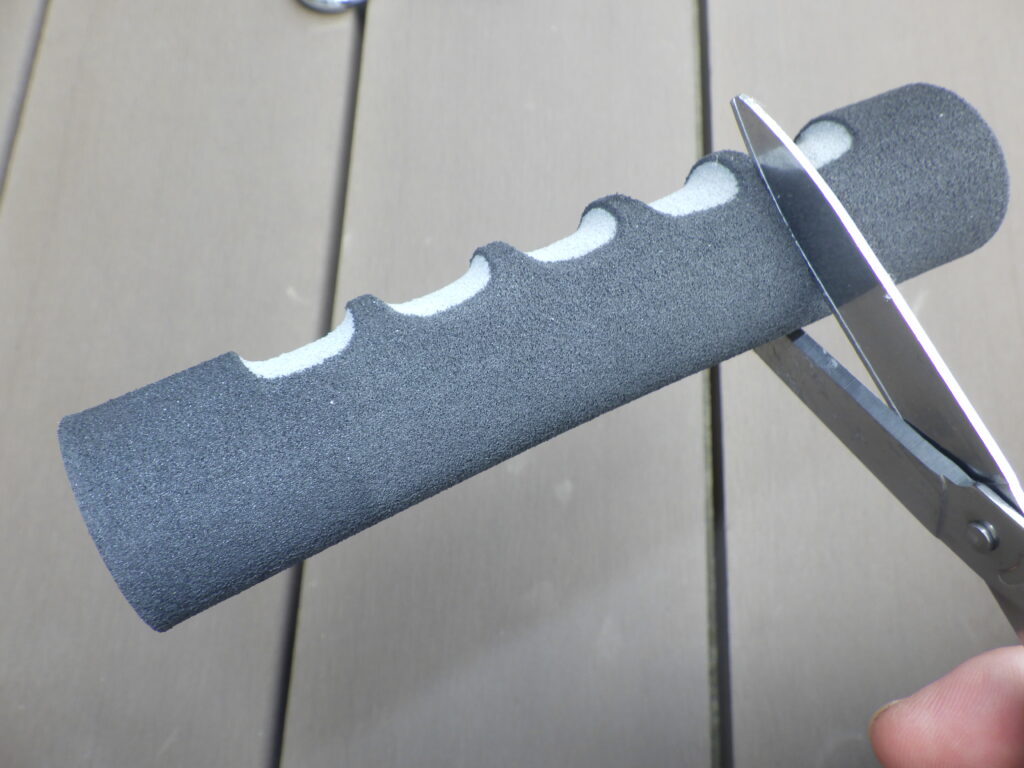 スポンジカバーを切断