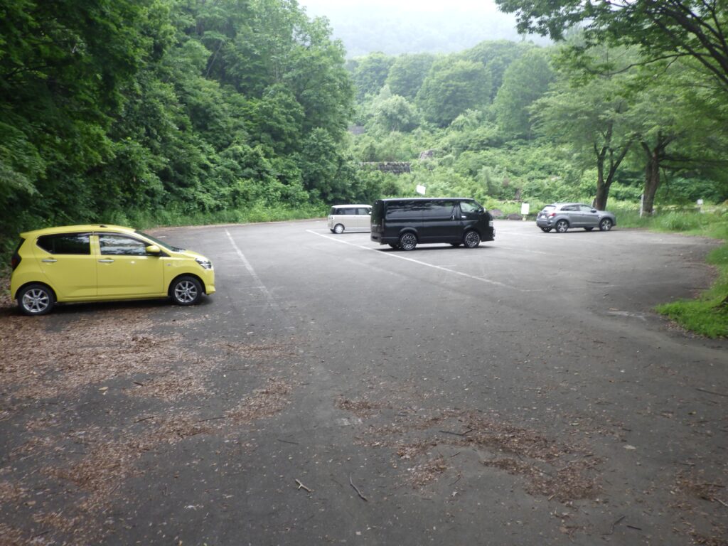 巻機山登山口　桜坂第一駐車場