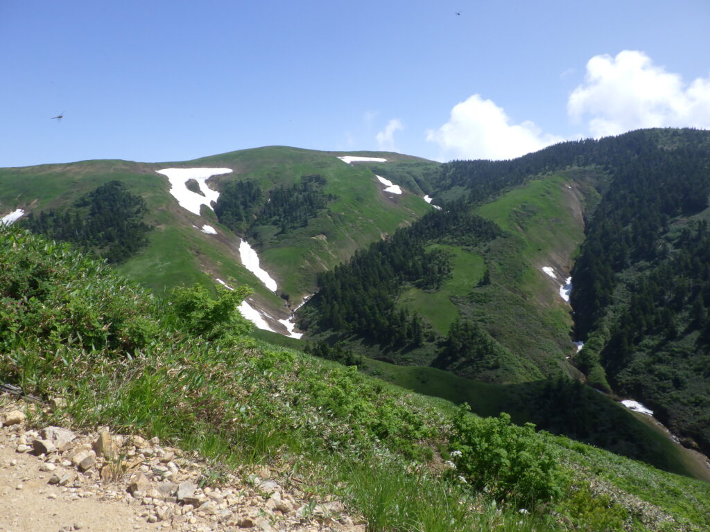 巻機山