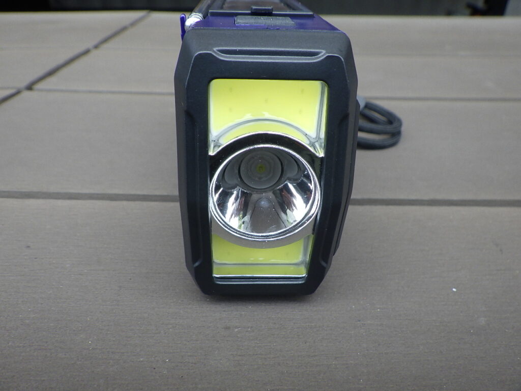 Greeshowの防災ラジオ「GS-2901」のライト機能