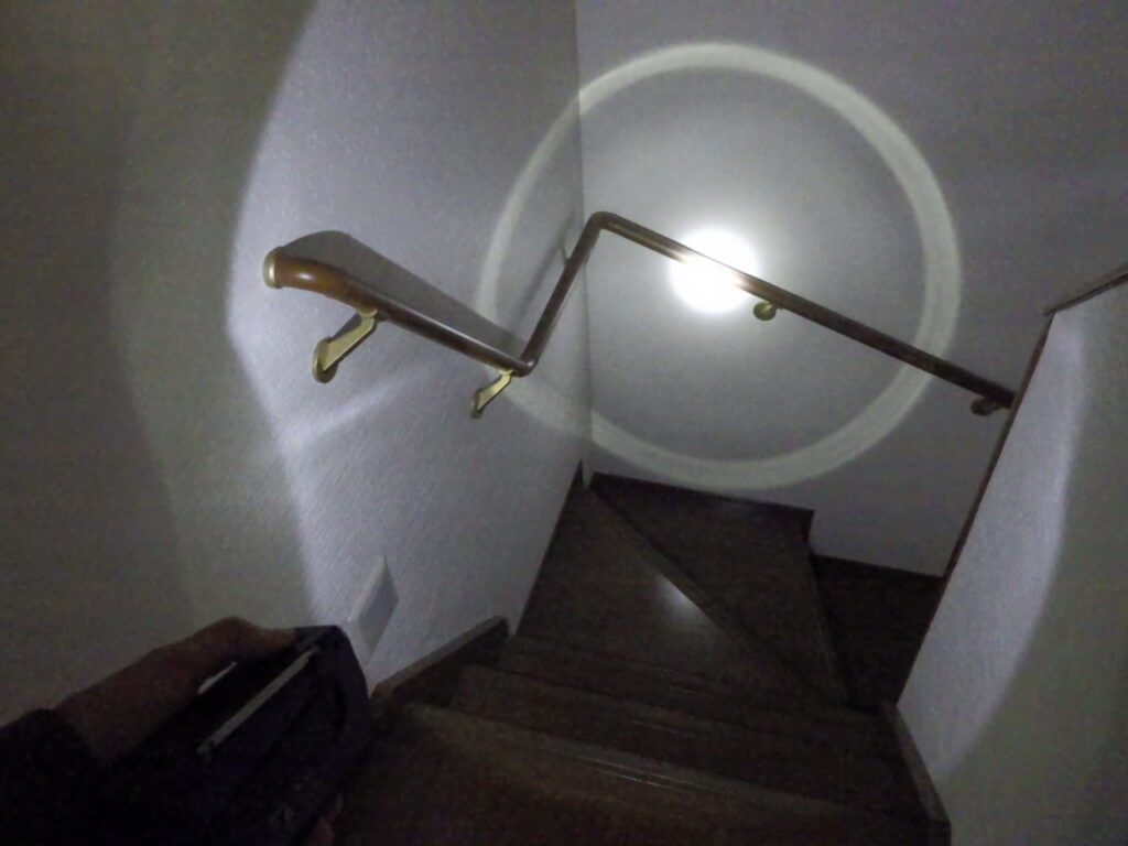 Greeshowの防災ラジオ「GS-2901」のライト機能