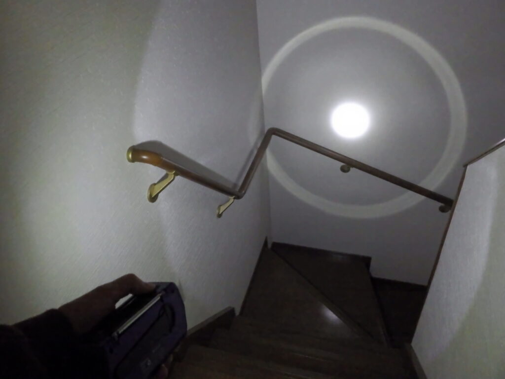 Greeshowの防災ラジオ「GS-2901」のライト機能