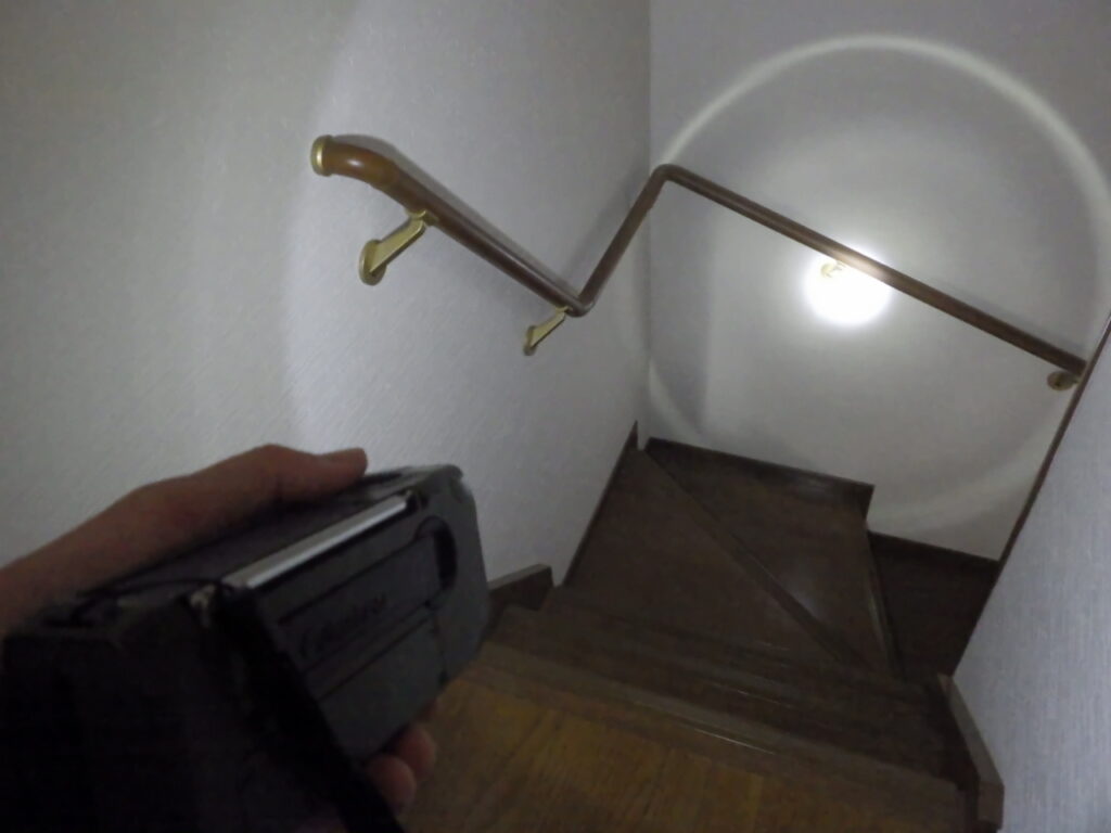 Greeshowの防災ラジオ「GS-298」全灯モード