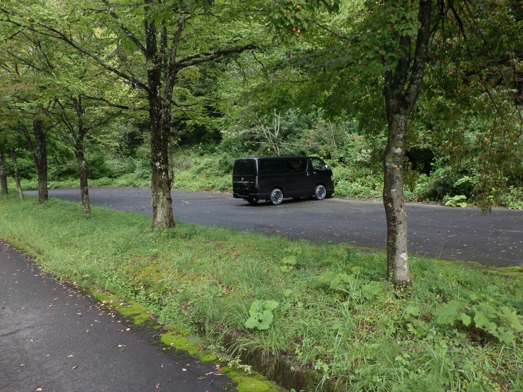 神室山登山口駐車場