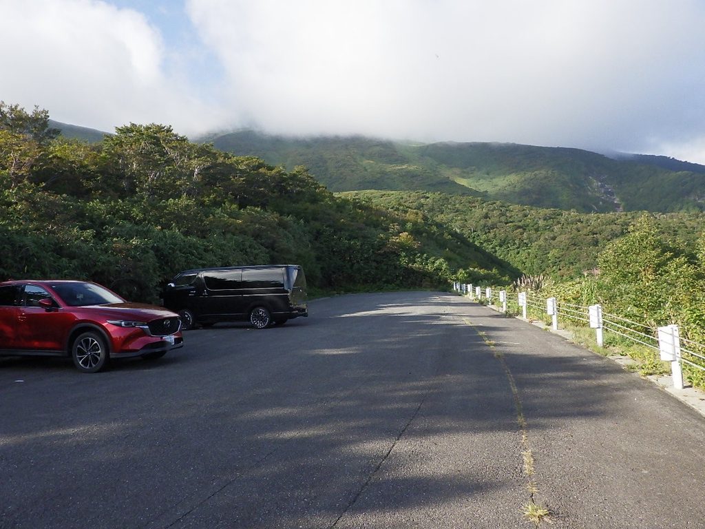 鳥海山滝ノ小屋ノ登山口駐車場